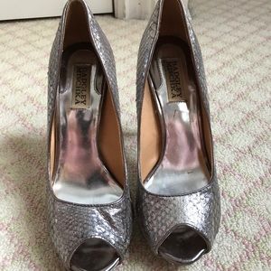 Badgley Mischka Gunmetal Peep Toe Pumps Size 6.5